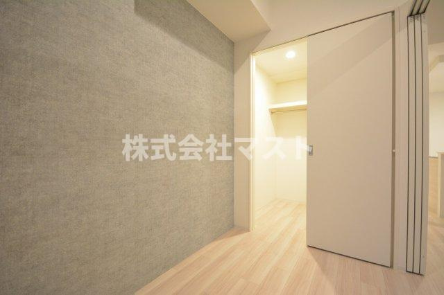 大阪市浪速区桜川１丁目の賃貸マンションの洋室