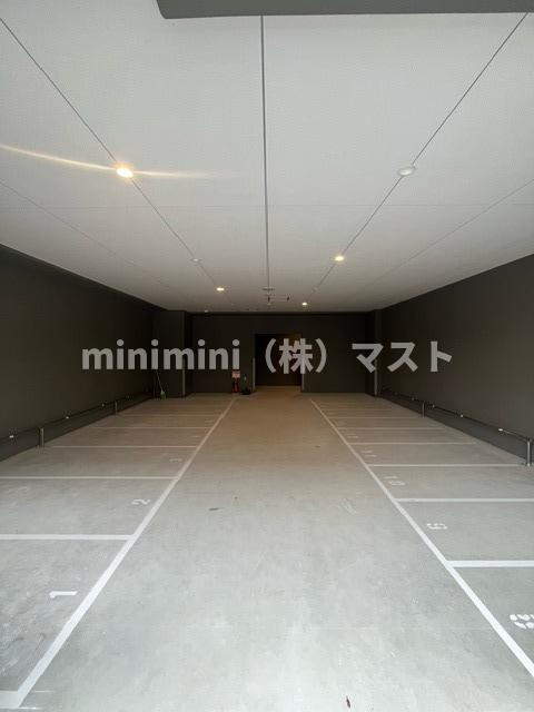 大阪市浪速区桜川１丁目の賃貸マンションの駐車場