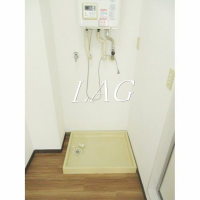 【設備】 | クレエ中野 | 洗濯機置場です。