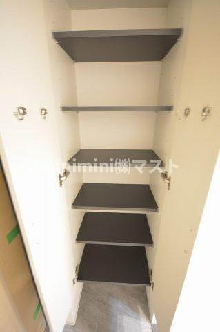 大阪市浪速区日本橋東２丁目の賃貸マンションの収納