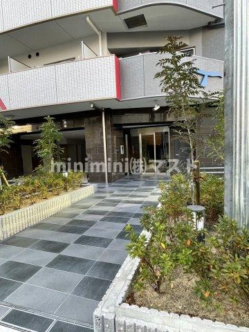 大阪市浪速区日本橋東２丁目の賃貸マンションのエントランス