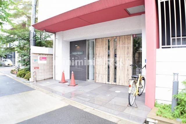 大阪市浪速区桜川４丁目の賃貸マンションのエントランス