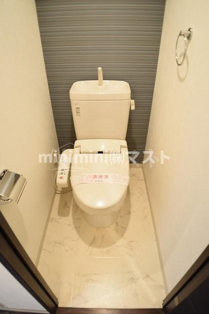 大阪市浪速区桜川４丁目の賃貸マンションのトイレ