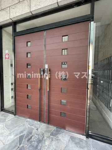 大阪市浪速区戎本町１丁目の賃貸マンションのエントランス