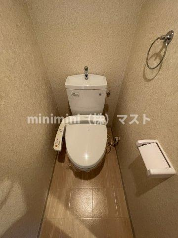 大阪市浪速区戎本町１丁目の賃貸マンションのトイレ