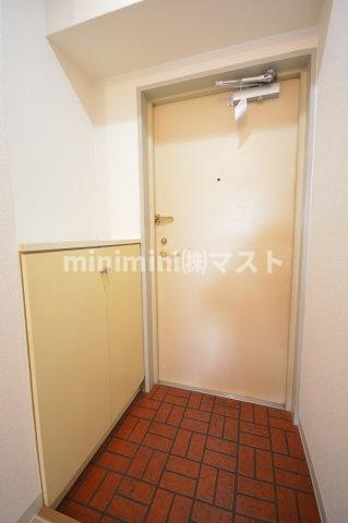 大阪市浪速区恵美須西２丁目の賃貸マンションの玄関