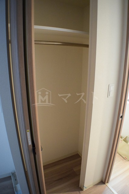 大阪市浪速区敷津西２丁目の賃貸マンションの収納