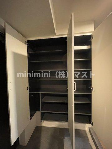 大阪市浪速区敷津東２丁目の賃貸マンションの収納