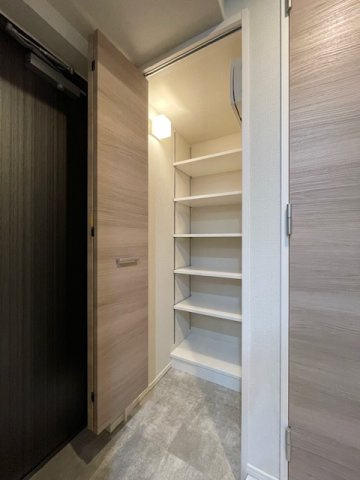 大阪市浪速区敷津東２丁目の賃貸マンションの収納