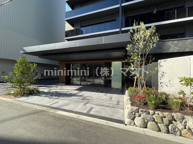 大阪市浪速区敷津東２丁目の賃貸マンションのエントランス