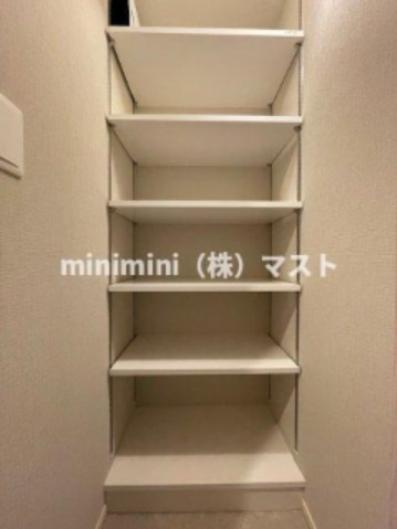 大阪市浪速区敷津東２丁目の賃貸マンションの収納