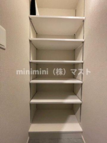 大阪市浪速区敷津東２丁目の賃貸マンションの収納