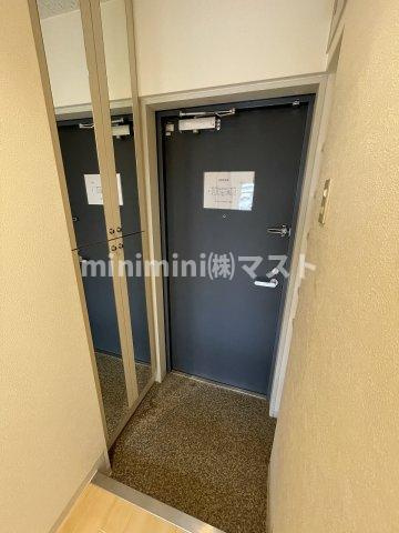 大阪市浪速区幸町１丁目の賃貸マンションの玄関