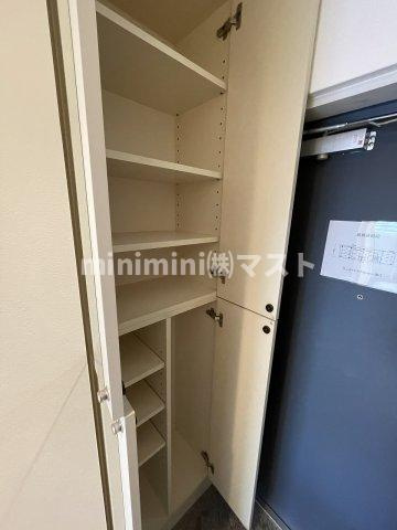 大阪市浪速区幸町１丁目の賃貸マンションの収納