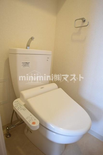 大阪市浪速区幸町３丁目の賃貸マンションのトイレ