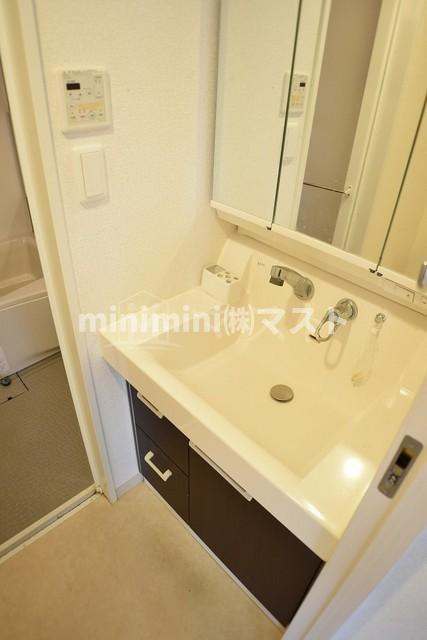 大阪市浪速区幸町３丁目の賃貸マンションの洗面所