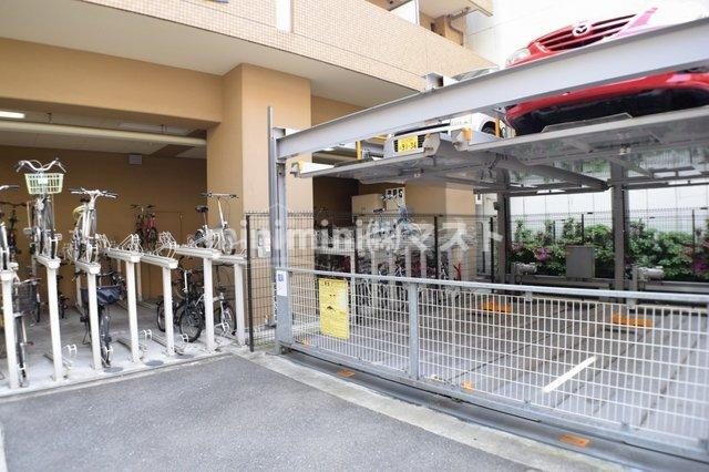 大阪市浪速区日本橋３丁目の賃貸マンションの駐車場