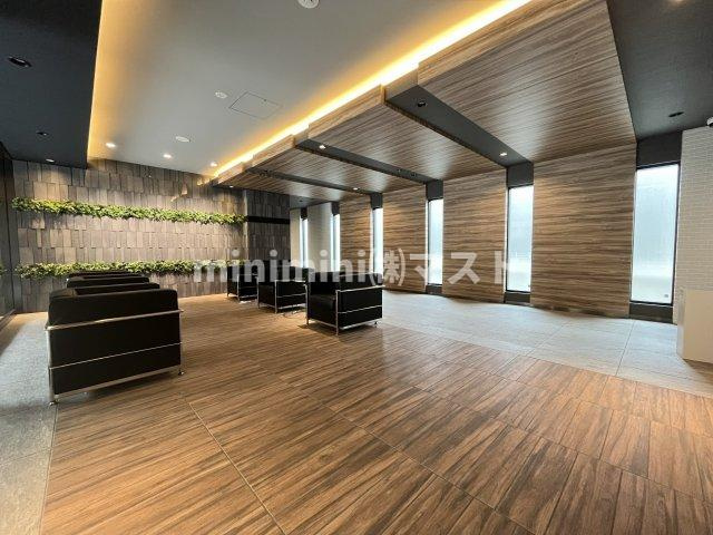 大阪市浪速区塩草１丁目の賃貸マンションのエントランス