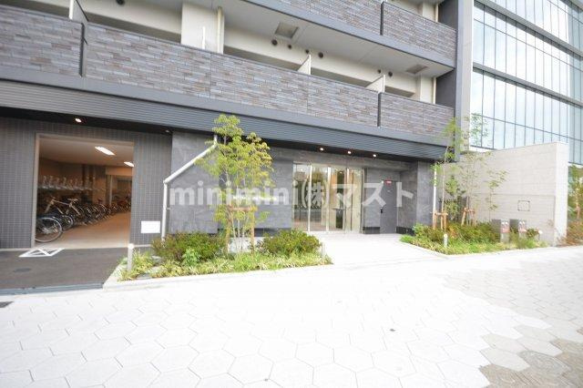 大阪市浪速区稲荷１丁目の賃貸マンションのエントランス