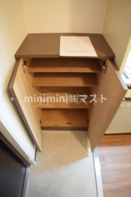 大阪市浪速区敷津西１丁目の賃貸マンションの収納