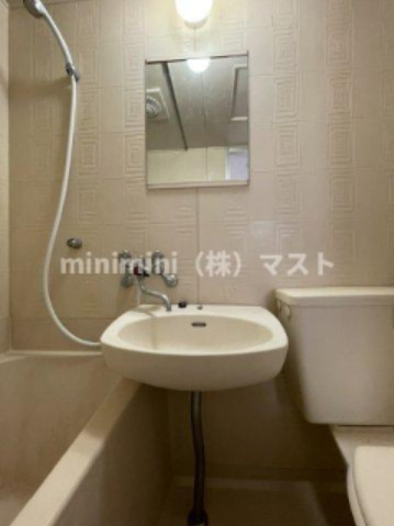 大阪市浪速区難波中１丁目の賃貸マンションの洗面所|別部屋参考写真