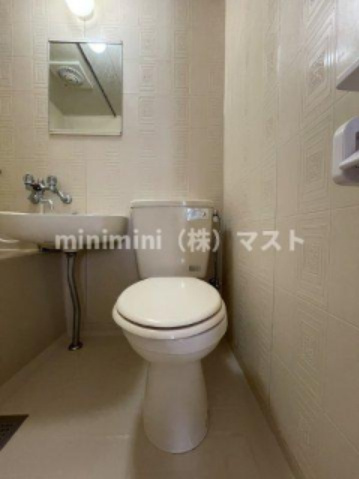 大阪市浪速区難波中１丁目の賃貸マンションのトイレ|別部屋参考写真