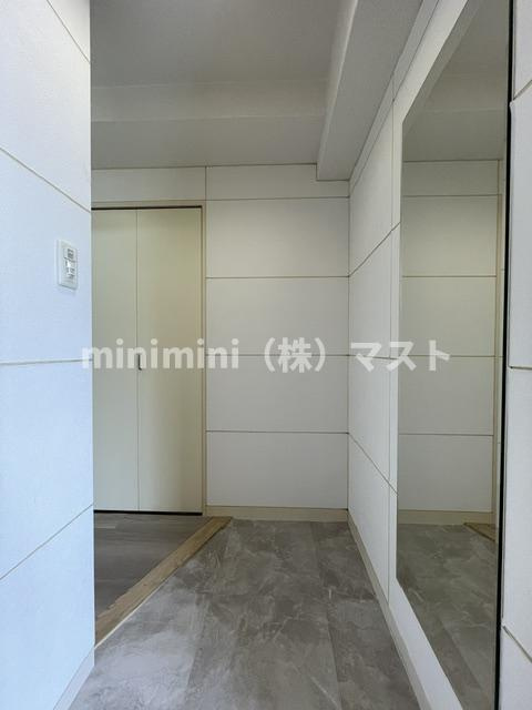大阪市浪速区敷津西１丁目の賃貸マンションの玄関