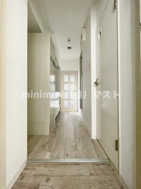 大阪市浪速区戎本町１丁目の賃貸マンションの玄関