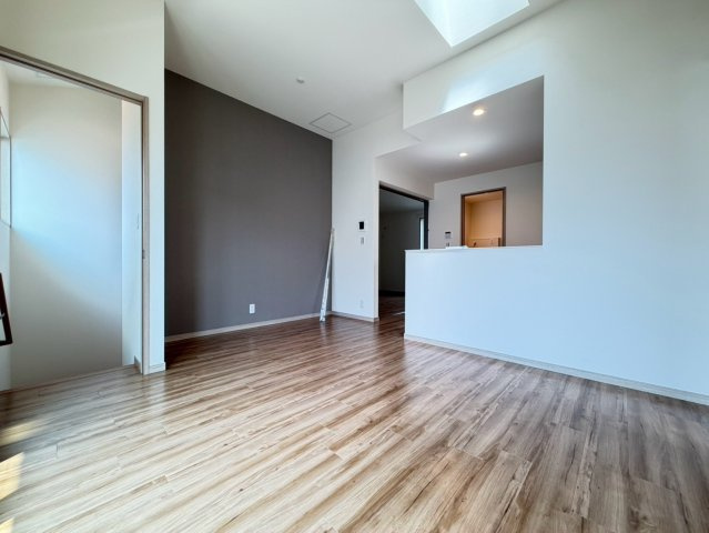 Loyal Pine Eastの居間・リビング