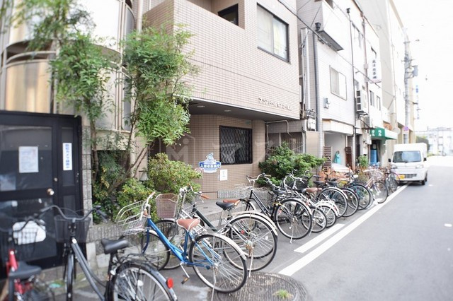 大阪市浪速区元町３丁目の賃貸マンションのエントランス