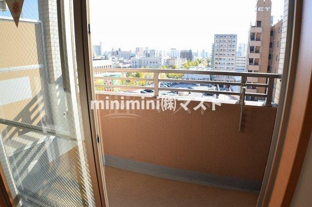 大阪市浪速区稲荷２丁目の賃貸マンションのバルコニー