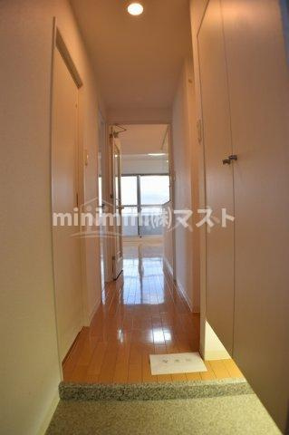 大阪市浪速区幸町３丁目の賃貸マンションの玄関