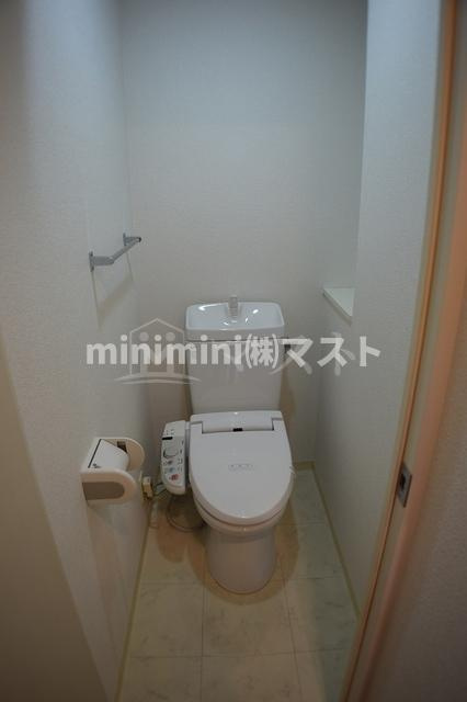 大阪市浪速区幸町３丁目の賃貸マンションのトイレ