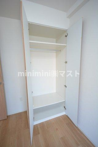 大阪市浪速区稲荷２丁目の賃貸マンションの収納