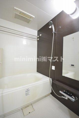 大阪市浪速区稲荷２丁目の賃貸マンションの浴室