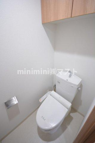 大阪市浪速区稲荷２丁目の賃貸マンションのトイレ