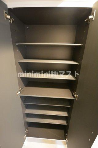 大阪市浪速区敷津西１丁目の賃貸マンションの収納