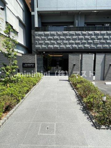 大阪市浪速区塩草３丁目の賃貸マンションのエントランス