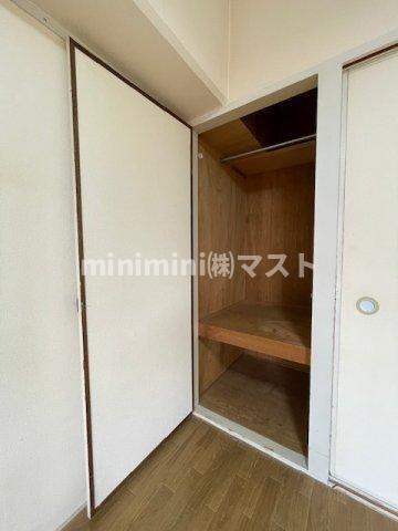 大阪市浪速区桜川２丁目の賃貸マンションの収納