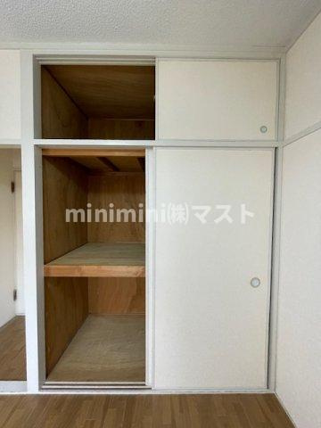 大阪市浪速区桜川２丁目の賃貸マンションの収納
