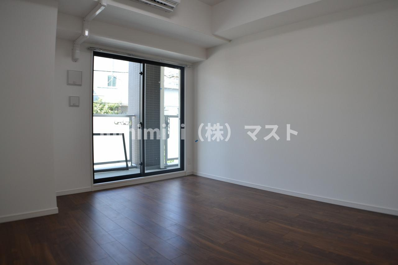 大阪市浪速区桜川４丁目の賃貸マンションの居間・リビング