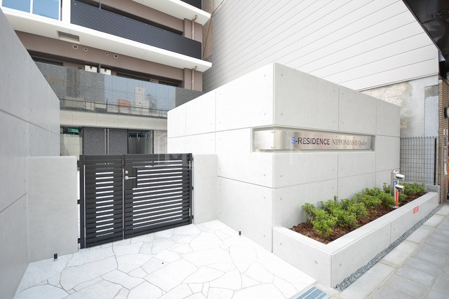 大阪市浪速区日本橋５丁目の賃貸マンションのエントランス