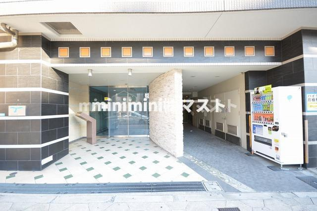 大阪市浪速区日本橋３丁目の賃貸マンションのエントランス