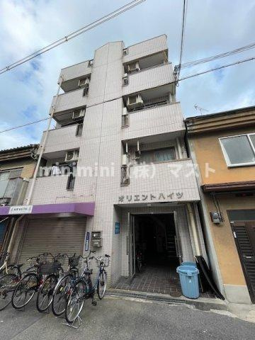 大阪市浪速区恵美須西３丁目の賃貸マンションのエントランス