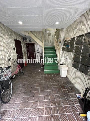 大阪市浪速区恵美須西３丁目の賃貸マンションのロビー