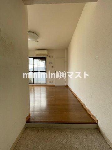 大阪市浪速区恵美須西３丁目の賃貸マンションの玄関