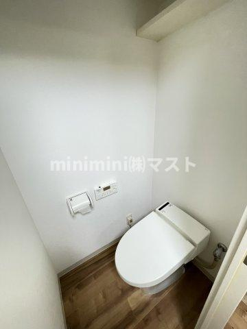 大阪市浪速区戎本町１丁目の賃貸マンションのトイレ