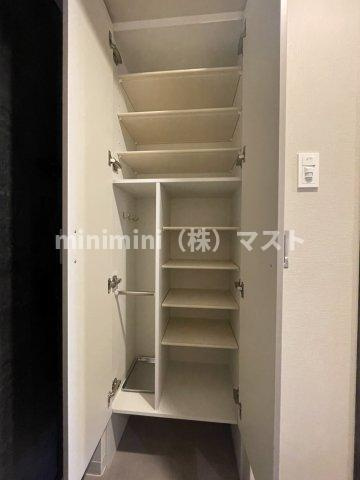 大阪市浪速区桜川２丁目の賃貸マンションの収納