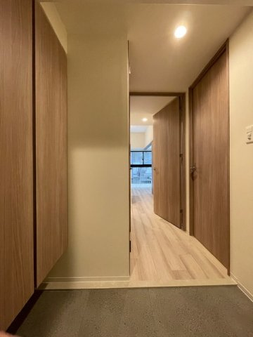 大阪市浪速区幸町２丁目の賃貸マンションの玄関