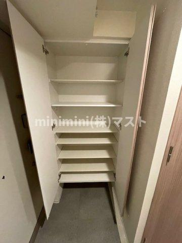 大阪市浪速区幸町２丁目の賃貸マンションの収納